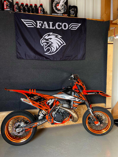 DRAPEAU FALCO - Falco