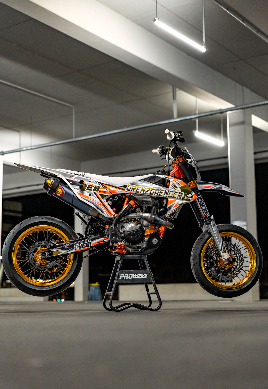 JANTE ARRIERE SUPERMOTARD 100% PERSONNALISABLES FALCO® - Falco
